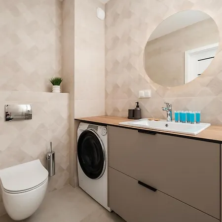 Widzewska Prime By Bookinghost * Łódź