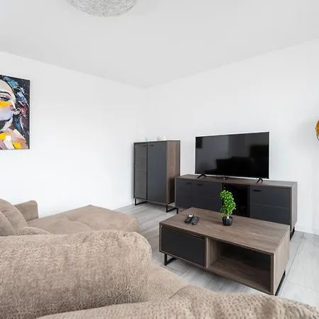 Widzewska Prime By Bookinghost Łódź