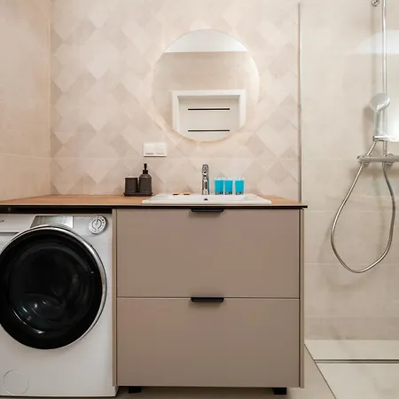 Widzewska Prime By Bookinghost Łódź