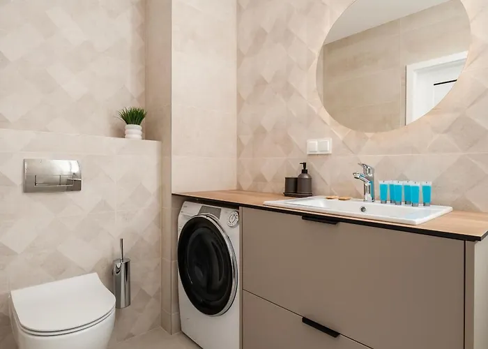 Widzewska Prime By Bookinghost * Łódź