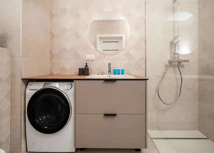 Widzewska Prime By Bookinghost Λοτζ