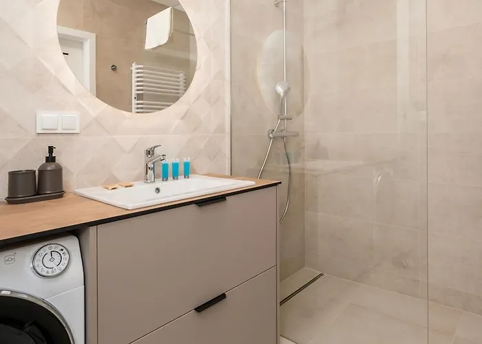 Widzewska Prime By Bookinghost *