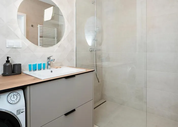 Widzewska Prime By Bookinghost * Łódź