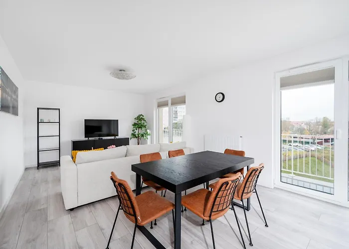 Widzewska Prime By Bookinghost Λοτζ